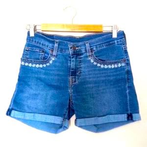 Levi's' "Vintage Soft" Jean shorts with flower stitching, sz 29